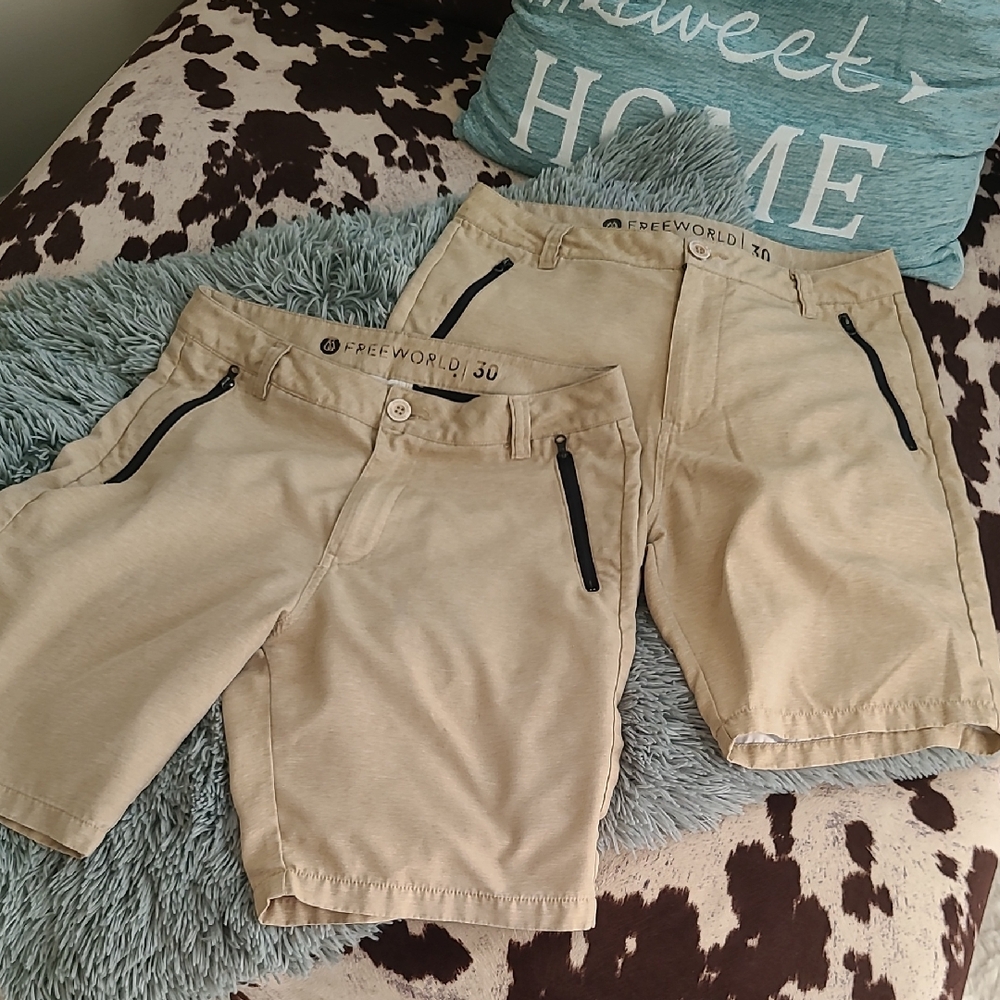 2 Freeworld Sz 30 Khaki Mens Shorts Black Accent On Zip Pockets My Sons FAVORITE
